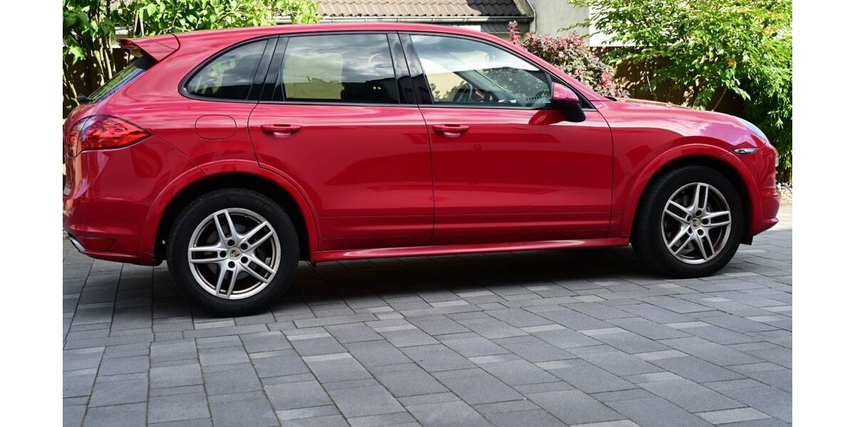 Porsche Cayenne 178.000 km 20.800 &euro; Solingen 42653