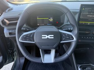 Dacia DUSTER HYBRID 140 1.6 Extreme +CarPlay+360 Cam+ 4.225 km 25.498 &euro; Meerbusch 40667