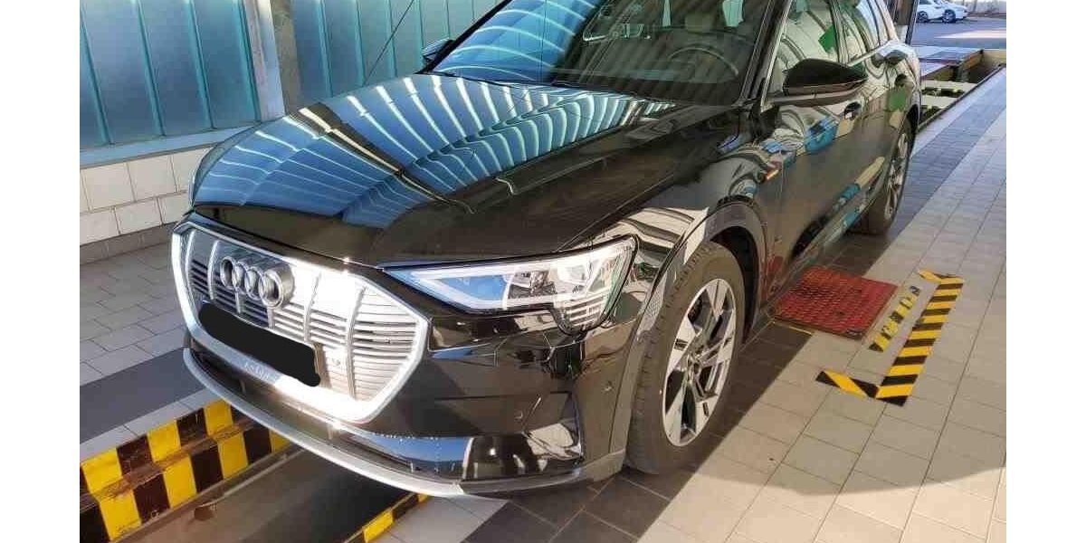 Audi e-tron 52.488 km 31.815 &euro; Hagen 58091