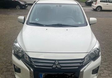 Mitsubishi Space Star 22.328 km 8.300 &euro; Duisburg 47055
