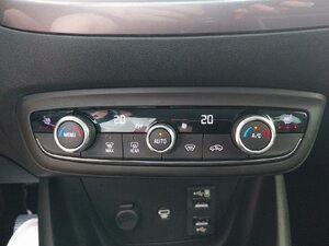 Opel Crossland X Ultimate HEADUP SHZ LHZ Klimaaut. KAM 85.190 km 12.340 &euro; HAAN 42781