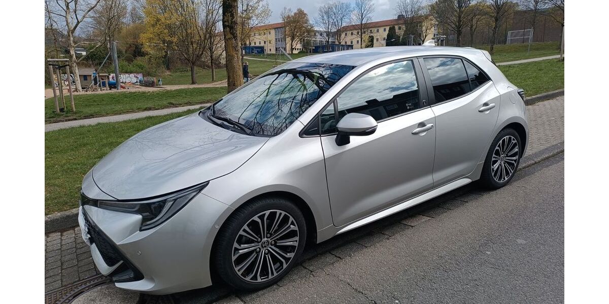 Toyota Corolla 33.700 km 24.390 &euro; Hagen 58093