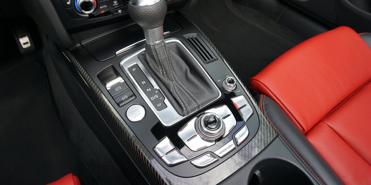 Audi RS5 4.2 1.Hd. B&O MMI 280km/h Carbon Exklusiv 47.641 km 57.900 &euro; Wuppertal 42327