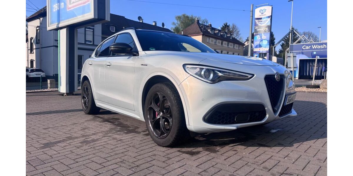 Alfa Romeo Stelvio 119.500 km 29.900 &euro; Solingen 42657
