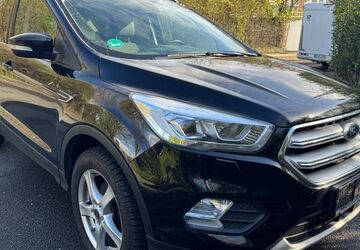 Ford Kuga 109.000 km 9.000 &euro; Essen 45147