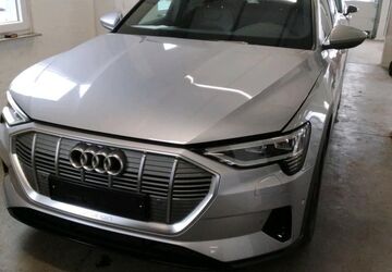 Audi e-tron 62.411 km 31.105 &euro; Hagen 58091