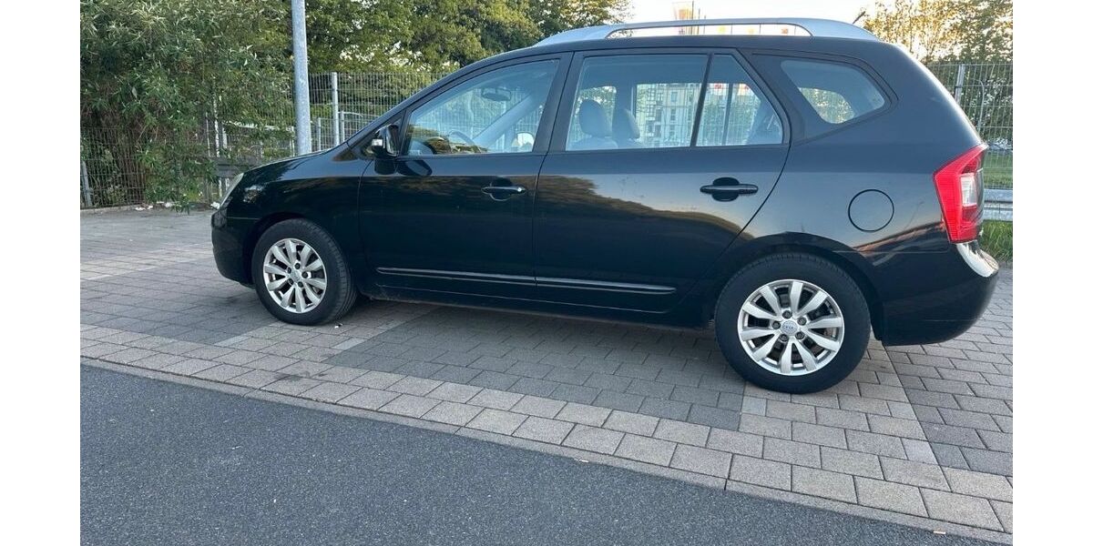 Kia Carens 134.000 km 4.250 &euro; Neuss 41460
