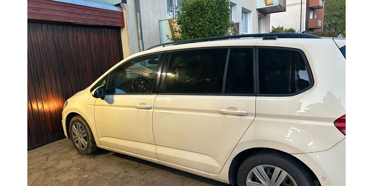 VW Touran 489.000 km 4.999 &euro; Gelsenkirchen 45881