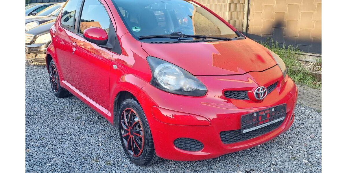 Toyota Aygo (X) 132.000 km 2.490 &euro; Oberhausen 46145