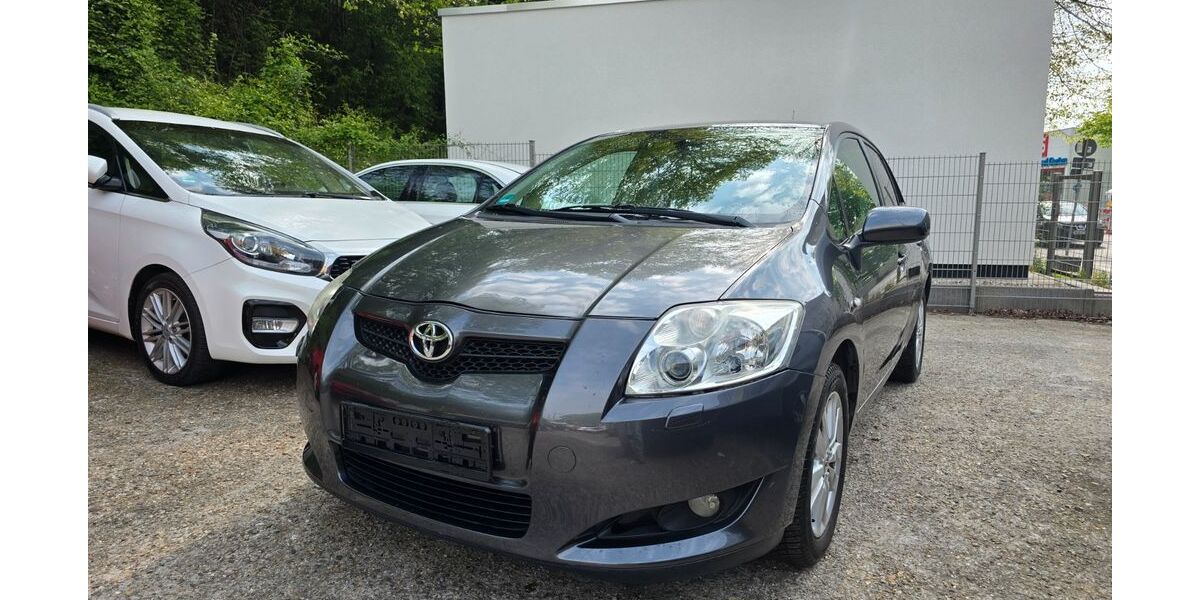 Toyota Auris 124.000 km 6.500 &euro; Essen 45144