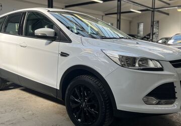 Ford Kuga 61.700 km 9.870 &euro; Velbert 42551