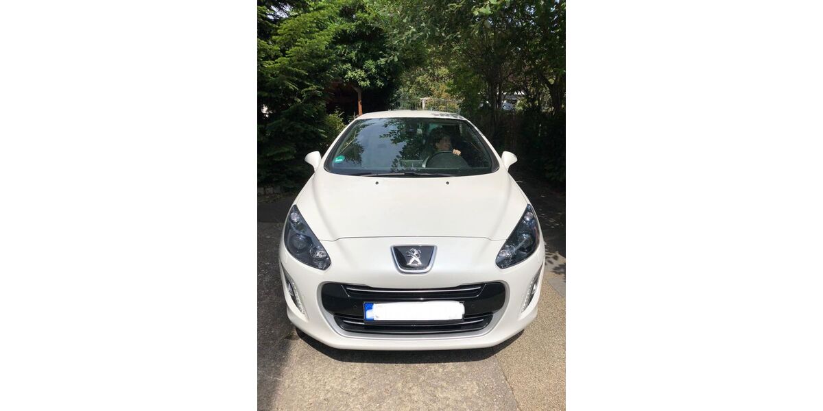 Peugeot 308 78.500 km 9.500 &euro; Solingen 42697
