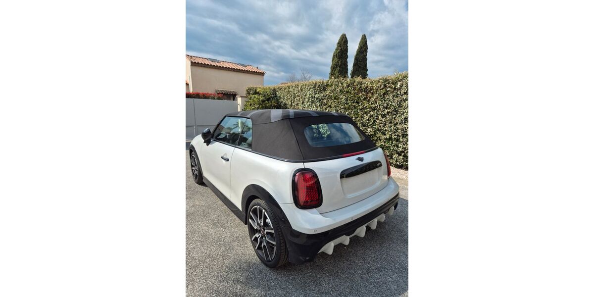 Mini John Cooper Works Cabrio 1.330 km 42.500 &euro; Düsseldorf 40547