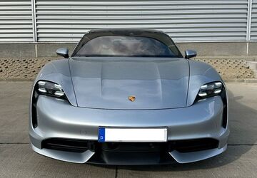 Porsche Taycan 89.570 km 74.900 &euro; Essen 45327
