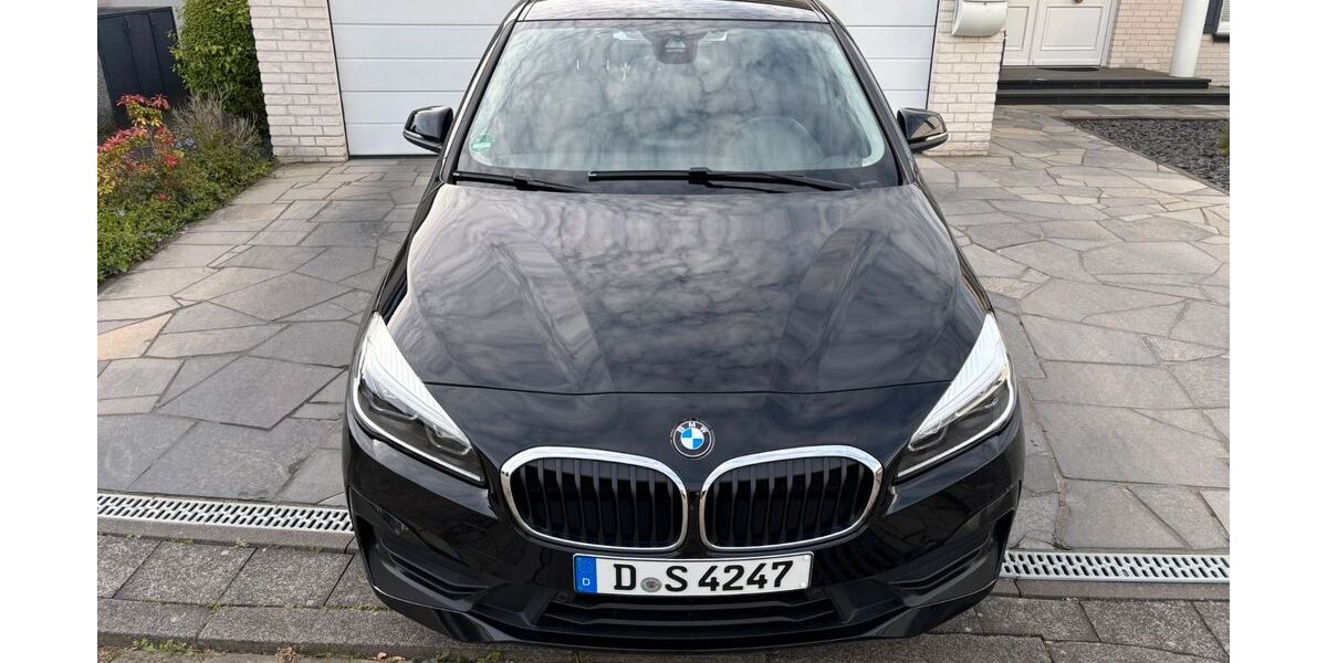 BMW 218 Active Tourer 128.000 km 12.500 &euro; Düsseldorf 40489