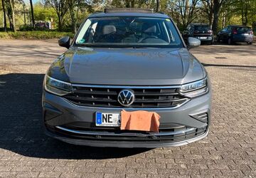 VW Tiguan 53.000 km 27.500 &euro; Neuss 41468
