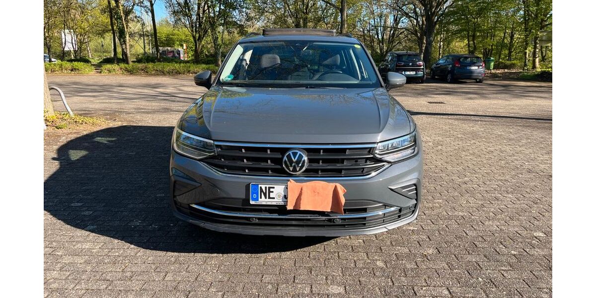 VW Tiguan 53.000 km 27.500 &euro; Neuss 41468