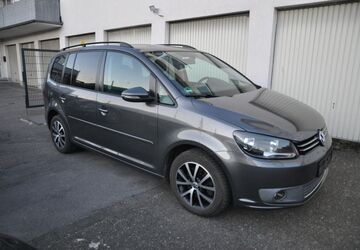 VW Touran 223.000 km 4.950 &euro; Neuss 41460