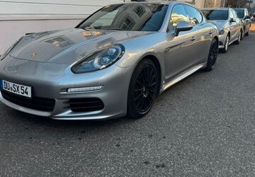 Porsche Panamera 117.000 km 33.700 &euro; Duisburg 47139
