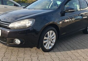 VW Golf 82.394 km 9.499 &euro; Essen 45326