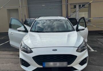 Ford Focus 126.000 km 12.890 &euro; Duisburg 47057