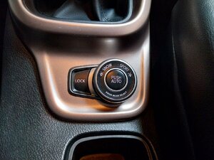 Suzuki Vitara 1.6 Limited 4x4 Pano Navi SHZ Kam 59.300 km 16.740 &euro; HAAN 42781