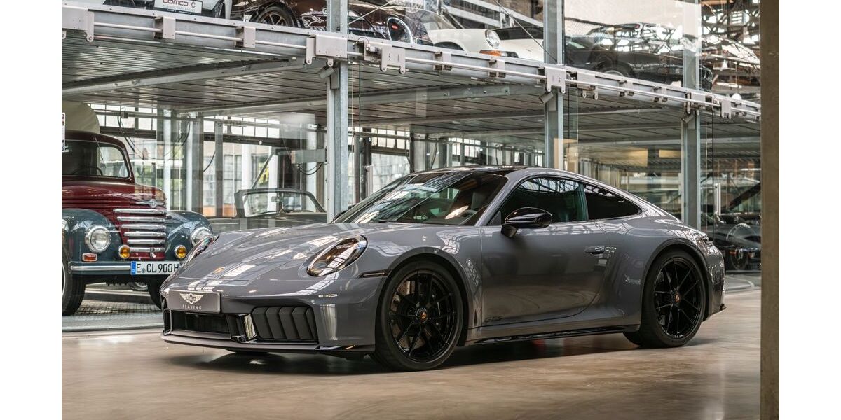 Porsche 992 13.900 km 177.900 &euro; Düsseldorf 40591