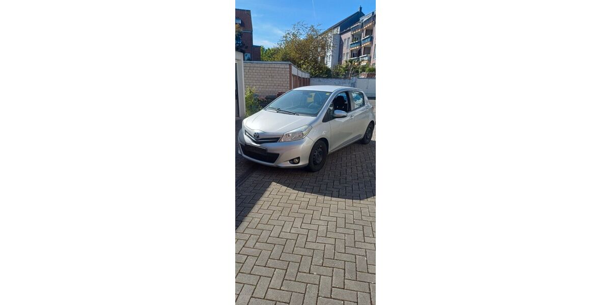 Toyota Yaris 47.500 km 6.600 &euro; Neuss 41462