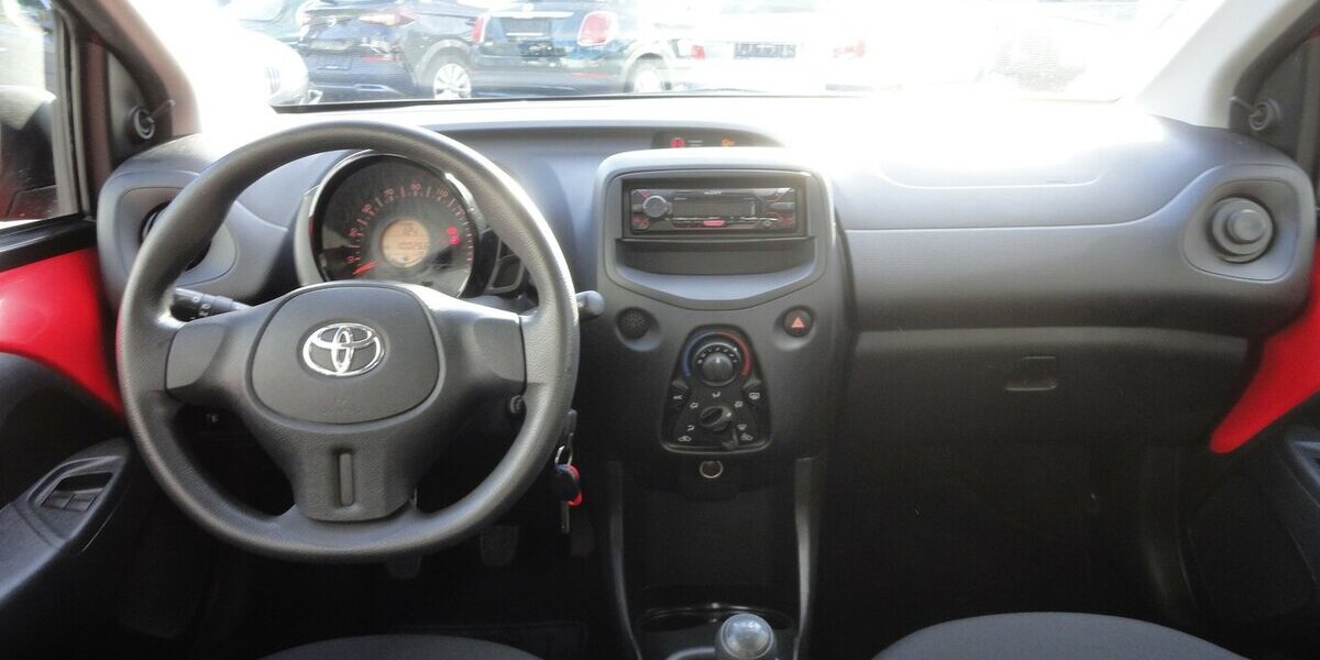 Toyota Aygo X x-Business-Paket 53 KW Klima 1.Hd 100.000 km 6.999 &euro; Neuss 41462