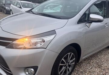 Toyota Verso 99.000 km 9.999 &euro; Essen 45355