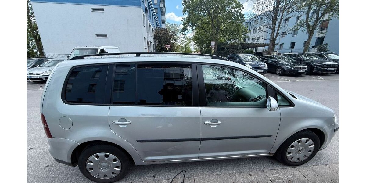 VW Touran 270.400 km 2.300 &euro; Monheim am Rhein 40789