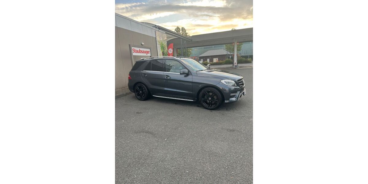 Mercedes-Benz ML 350 190.000 km 20.300 &euro; Düsseldorf 40211