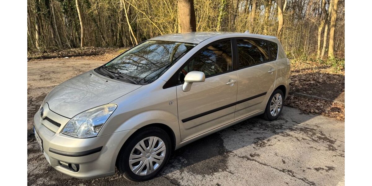 Toyota Corolla Verso 156.000 km 4.800 &euro; Solingen 42653