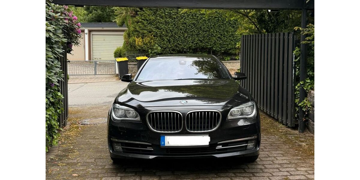 BMW 750 271.804 km 13.000 &euro; Solingen 42719