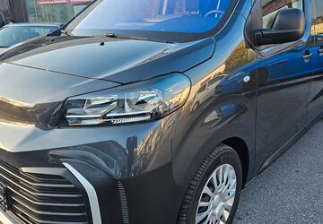 Toyota Proace (Verso) 1.984 km 38.599 &euro; Gelsenkirchen 45884