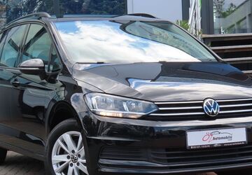 VW Touran 57.566 km 23.900 &euro; Neuss 41469