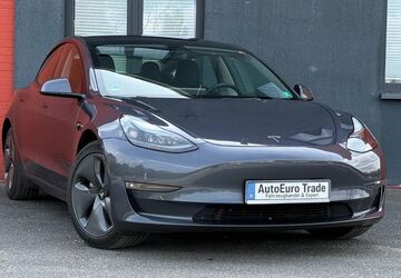 Tesla Model 3 81.271 km 28.200 &euro; Neuss 41472