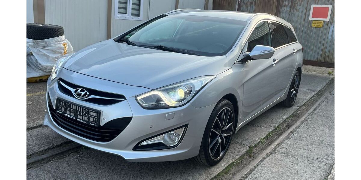 Hyundai i40 157.000 km 8.100 &euro; Hattingen 45525