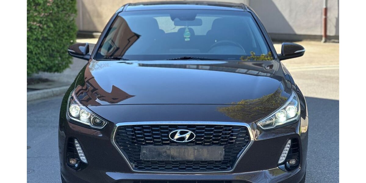 Hyundai i30 223.819 km 7.999 &euro; Essen 45276