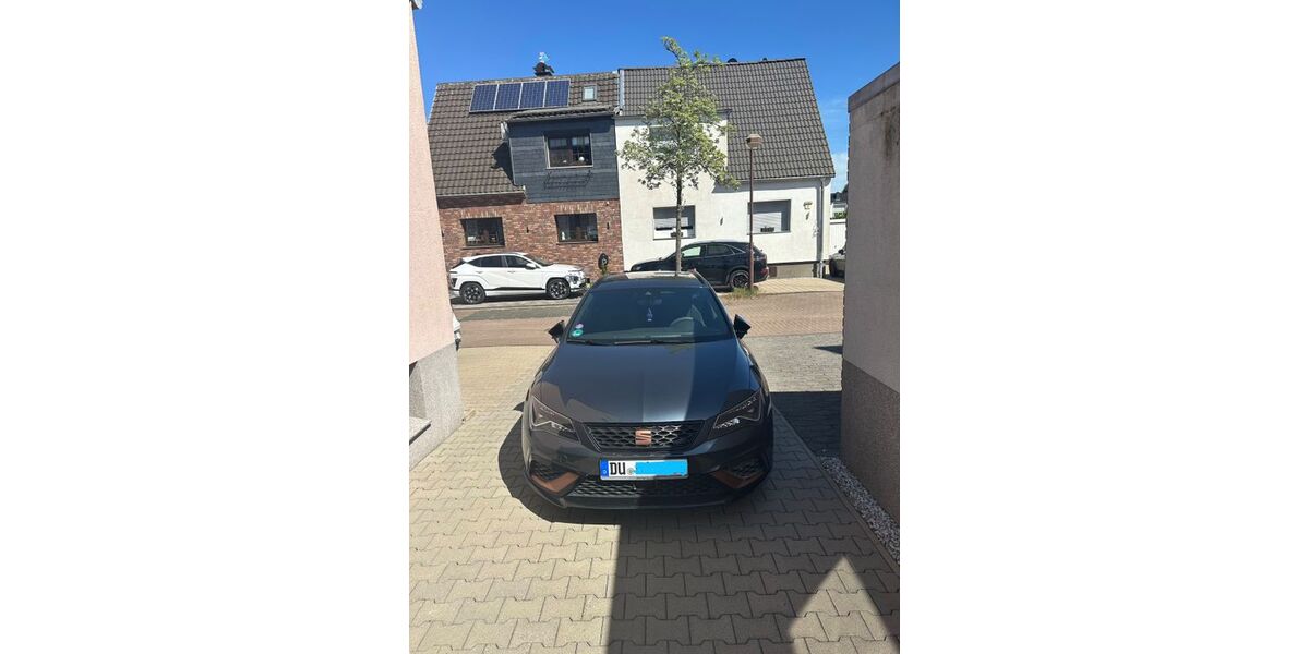 Seat Leon 62.000 km 29.400 &euro; Duisburg 47178
