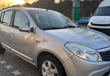 Dacia Sandero 179.000 km 2.290 &euro; Bottrop 46238