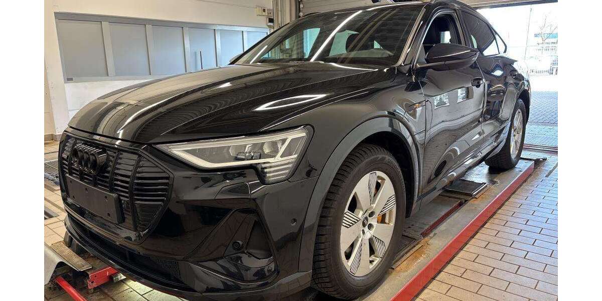 Audi e-tron 73.404 km 34.940 &euro; Hagen 58091