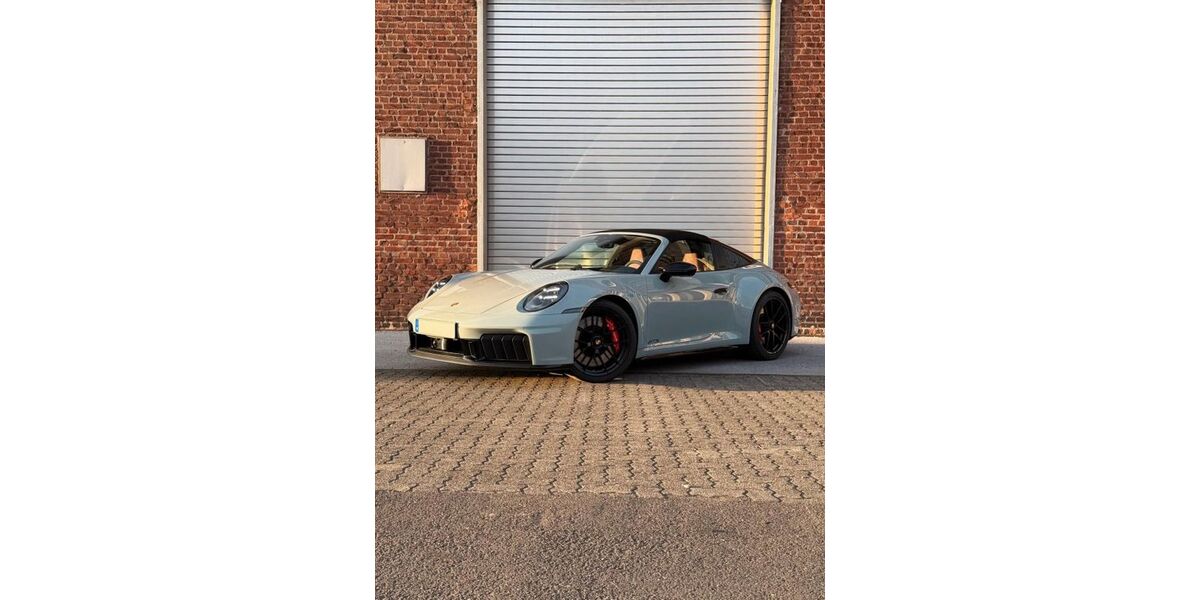 Porsche 992 6.000 km 214.081 &euro; Düsseldorf 40211