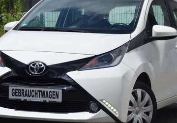 Toyota Aygo 67.354 km 8.690 &euro; Düsseldorf 40599