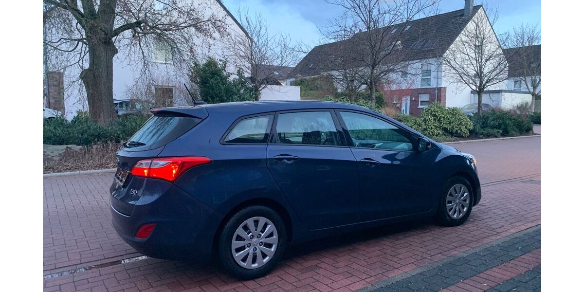 Hyundai i30 94.000 km 8.900 &euro; Bottrop 46244