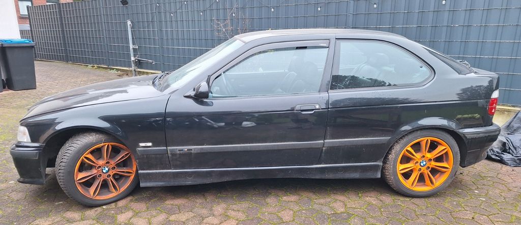 BMW 323 240.198 km 2.900 &euro; Solingen 42699