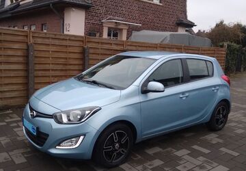 Hyundai i20 107.500 km 5.780 &euro; Hilden 40721