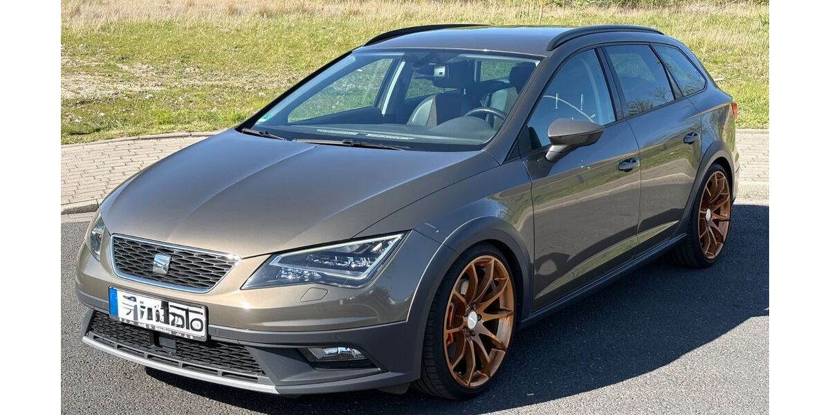 Seat Leon 119.300 km 12.750 &euro; Essen 45355