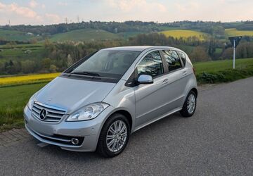 Mercedes-Benz A 180 91.000 km 8.200 &euro; Essen 45239