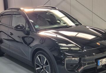 Porsche Macan 15.000 km 96.889 &euro; Haan 42781